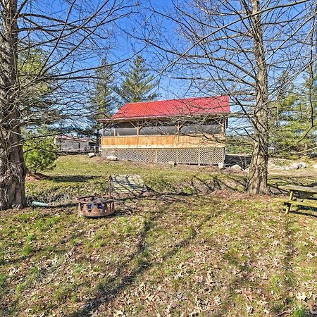 Honey House Cabin - A Quiet Countryside Retreat! 내파니 외부 사진