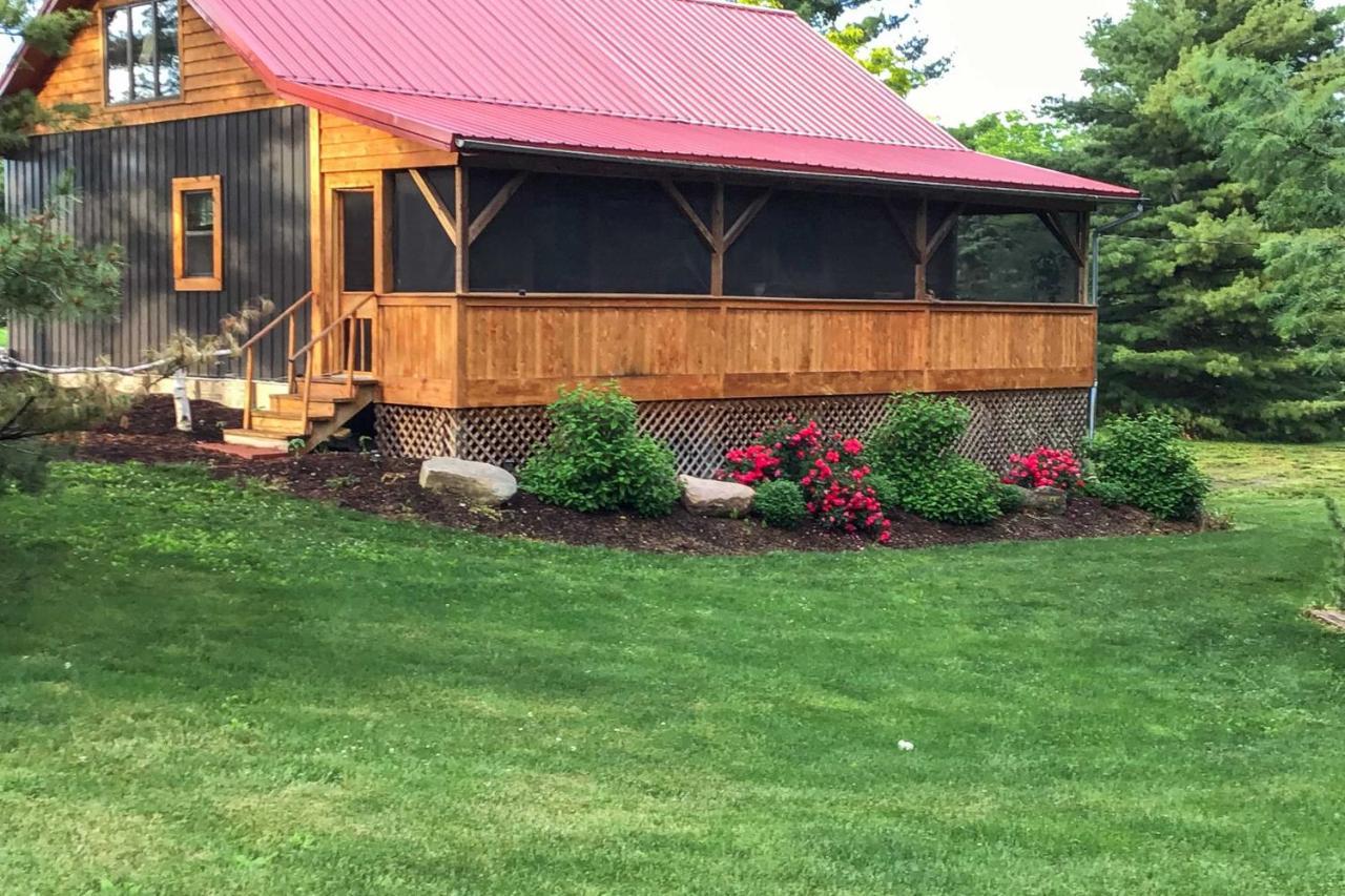 Honey House Cabin - A Quiet Countryside Retreat! 내파니 외부 사진