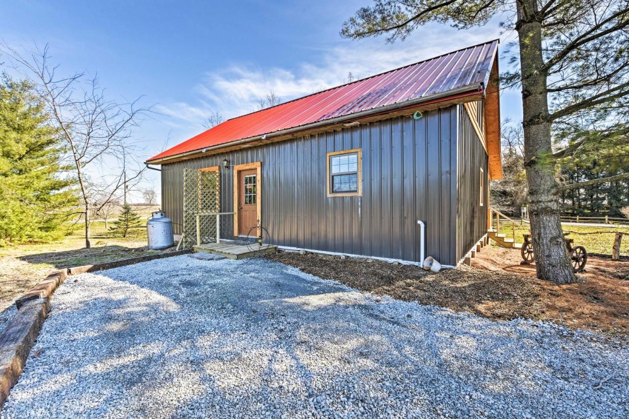 Honey House Cabin - A Quiet Countryside Retreat! 내파니 외부 사진