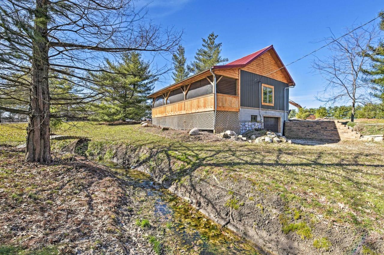 Honey House Cabin - A Quiet Countryside Retreat! 내파니 외부 사진